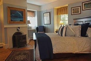 Blind Tiger - Carleton Street Inn 3*