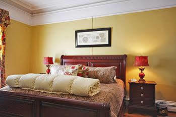 Blind Tiger - Carleton Street Inn 3*